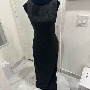 90’s Elegant Black Sleeveless Dress